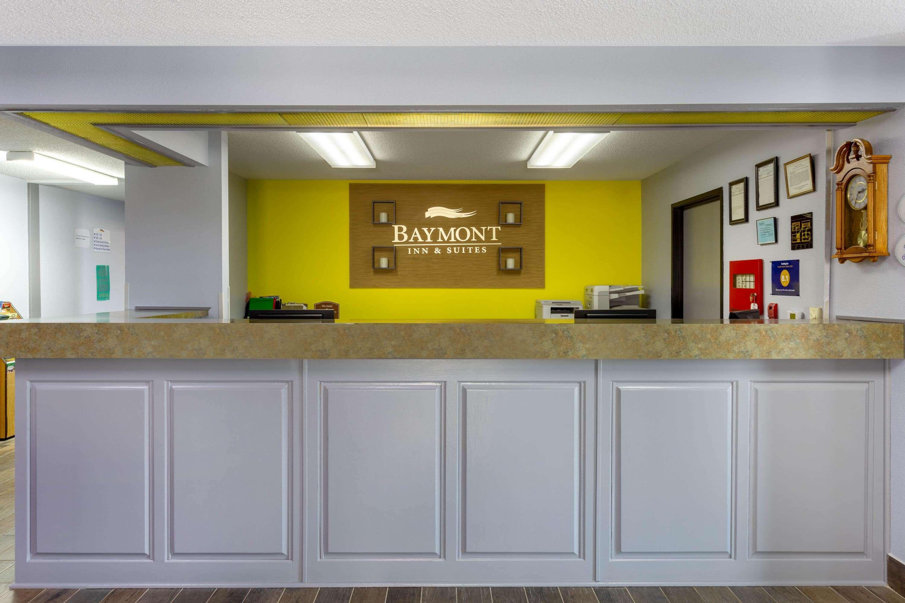 Baymont By Wyndham Marinette Exterior foto