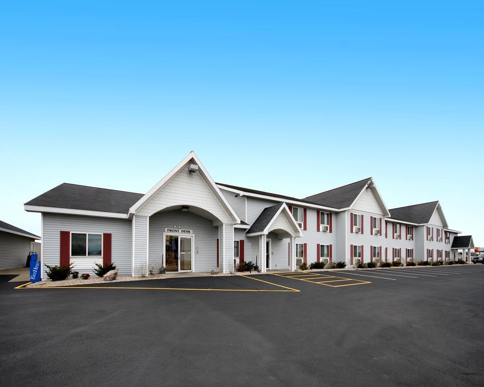 Baymont By Wyndham Marinette Exterior foto